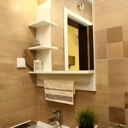 فيلة Heaven Hills *