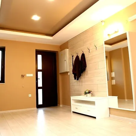 فيلة Heaven Hills *