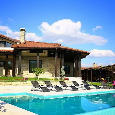 Villa Heaven Hills Tsurkva