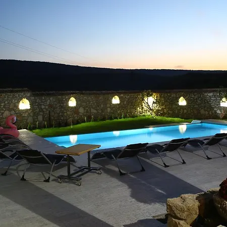Villa Heaven Hills Tsurkva