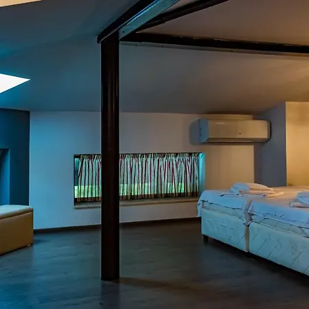Heaven Hills Villa Tsurkva