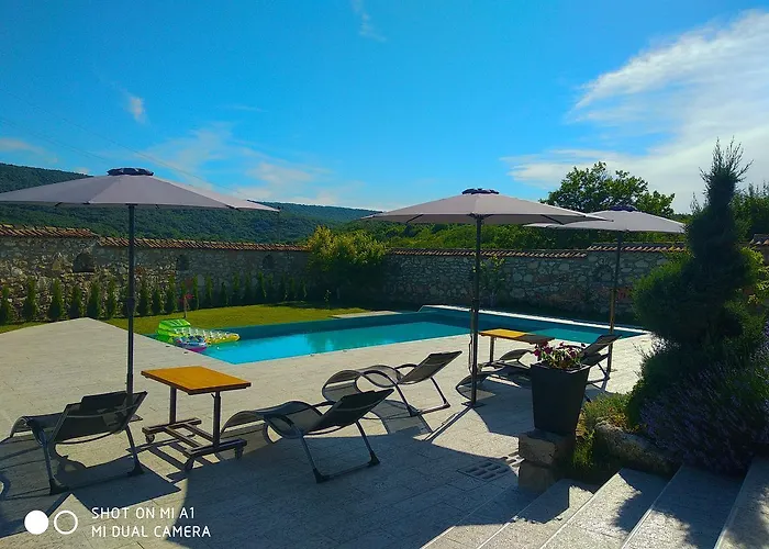 Heaven Hills Villa Tsŭrkva